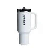 Термокружка Stanley Quencher ProTour Flip Straw 1,18 л, складной мундштук, прорезиненная ручка, Chalk белая — фото 1