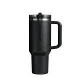 Термокружка Stanley Quencher ProTour Flip Straw 1,18 л с мундштуком, холод до 11 ч, тёплое до 7 ч, Black 2.0 чёрная — фото 1