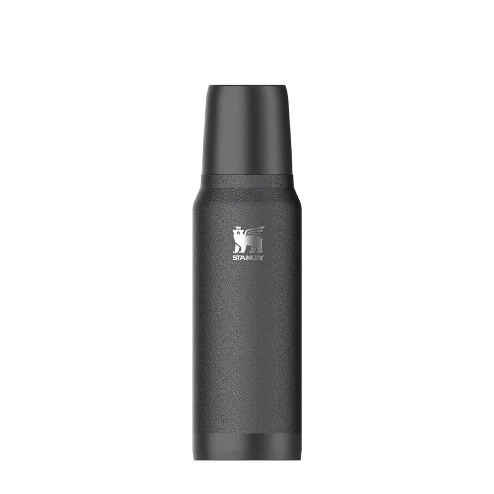 Термос Stanley New Legendary Classic 0,95 л стальной вакуумный, пробка Twist & Pour, складная ручка, Hammertone Black чёрный