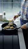 Сковорода WMF Permadur Premium 24 см, алюминий с покрытием PermaDur, для индукции, чёрная — фото 4