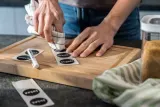 Набор этикеток и маркер Zwilling Fresh&Save Cube, 10 NFC-этикеток и маркер, чёрный, многоразовые — фото 5