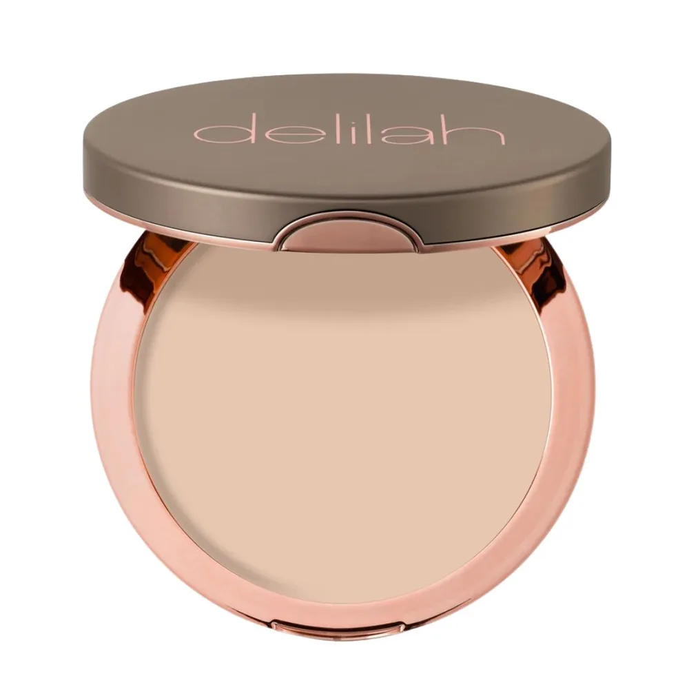 Компактная пудра Delilah Pure Touch Hyaluronic Pressed Powder разглаживающая, фиксирующая