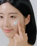 Солнцезащитная сыворотка для лица Skin1004 Madagascar Centella Hyalu-Cica Water-Fit Sun Serum SPF 50+ PA++++, 100 мл — фото 4