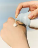 Солнцезащитная сыворотка для лица Skin1004 Madagascar Centella Hyalu-Cica Water-Fit Sun Serum SPF 50+ PA++++, 100 мл — фото 8