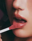 Масло для губ Axis-Y Vita Glow Lip Oil, увлажняющее, стеклянный блеск, оттенок Cozy Fig — фото 2