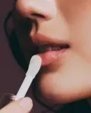 Масло для губ Axis-Y Vita Glow Lip Oil, увлажняющее, стеклянный блеск, оттенок Dreamy Olive — фото 2
