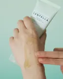 Пилинг-гель для лица Skin1004 Madagascar Centella Tea-Trica Mild Peeling Gel с центеллой, мягкий, 125 мл — фото 6