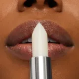 MAC Cosmetics MACximal Sleek Satin Lipstick - Кремовая помада увлажняющая, 3 г, оттенок In The Clear — фото 3