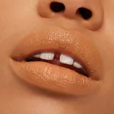 MAC Cosmetics MACximal Sleek Satin Lipstick - Кремовая помада увлажняющая, 3 г, оттенок Call It Cozy — фото 3