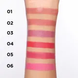 Eveline Cosmetics Kiss Me Quick! - Увлажняющая помада с матовым финишем, 4 г, оттенок 02 — фото 3