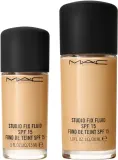 MAC Cosmetics Mini Studio Fix Fluid SPF 15 24HR Matte Foundation + Oil Control - Матирующий тональный крем SPF 15, 15 мл, оттенок NC20 — фото 3