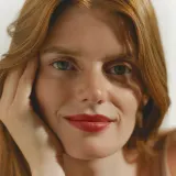 Sisley Phyto Rouge Shine - Блестящая помада с увлажняющим действием, 3 г, оттенок 43 Sheer Scarlet — фото 3