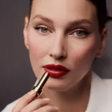 Sisley Phyto Rouge Shine - Блестящая помада с увлажняющим действием, 3 г, оттенок 43 Sheer Scarlet — фото 4
