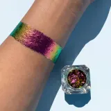 Danessa Myricks Beauty Infinite Chrome Flakes - Блестящие тени для век, оттенок Pride — фото 3
