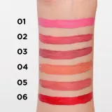 Eveline Cosmetics Wonder Match - Долговременная матовая помадка в жидкой форме с гиалуроновой кислотой, 6 мл, оттенок 06 Classic Red — фото 2