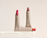 Say Hi Glassy Lips - Тонирующий бальзам для губ с пептидами оттенок Coral, 10 ml — фото 5