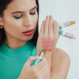 Dermacol Cannabis Magic CBD - Бронзовый бальзам для губ, 3 мл, оттенок 02 — фото 2