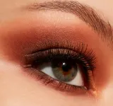 MAC Cosmetics Connect In Colour Eye Shadow Palette 12 shades - Палетка теней для век: палетка теней для век, 12 г, оттенок Future Flame — фото 4