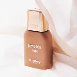 Sisley Phyto-Teint Nude - Розово-осветляющий увлажняющий тональный крем для естественного вида, 30 мл, оттенок 6C Amber — фото 2