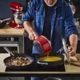 KitchenAid Набор из 2 кованых закаленных сковородок 20+28см. CC005698-001 — фото 2