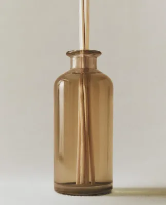 Zara Home Аромадиффузор Blooming Magnolia 200 мл, тростниковые палочки микадо, аромат цветочный, Розовый