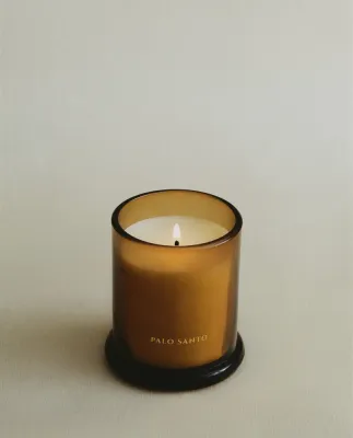 Zara Home Свеча ароматическая Palo Santo 150 г, растительный воск, аромат восточный древесный, Коричневый