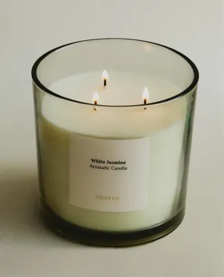 Zara Home Свеча ароматическая White Jasmine 620 г, растительный воск, аромат цветочный, Розовый