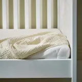 IKEA GULDVÄVARE (ИКЕА ГУЛДВЭВАРЕ) — Комплект постельного белья для детской кроватки, 3 элемента, темно-желтый/бежевый, 60x120 см — фото 5