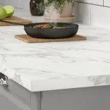 IKEA EKBACKEN (ИКЕА ЕКБАСКЕН) - Столешница изготовлена по индивидуальному заказу, белый интенсивный мраморный эффект/ламинат, 30-45x2,8 см — фото 6