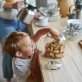 IKEA VARDAGEN (ИКЕА ВАРДАГЕН) — Банка с крышкой, прозрачное стекло, 1,9 л — фото 3