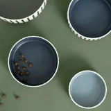 IKEA UTSÅDD (ИКЕА УТСОДД) — Миска для животных, полосатый узор, черный/синий/зеленый, 15 см — фото 6