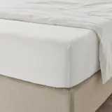 IKEA ULLVIDE (ИКЕА УЛЛВИДЕ) — Простыня на резинке, белая, 140x200 см — фото 2
