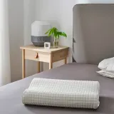IKEA ROSENSKÄRM (ИКЕА РОСЕНСКЭРМ) — Эргономичная подушка, для сна на боку/спине, 33x50 см — фото 4