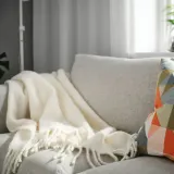 IKEA KLIPPOXEL (ИКЕА КЛИППОКСЕЛ) — Одеяло, кремовое, 130x170 см — фото 3