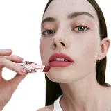 Yves Saint Laurent Loveshine Candy Glow - Тонирующий бальзам для губ, 3.1 г, оттенок 5B Nude Crush — фото 6