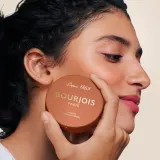 Bourjois Maxi Round Pot Bronzer - Бронзер, 7 г, оттенок 001 Light Medium — фото 4