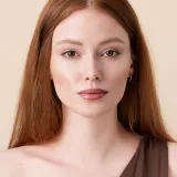Catrice Soft Glam Filter - Тональная основа с эффектом сияния, 30 мл, оттенок 010 - Fair - Light — фото 6