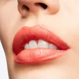 MAC Cosmetics Lustreglass Sheer-Shine Lipstick - Блестящая помада, 3 г, оттенок Kissmet — фото 3