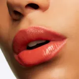 MAC Cosmetics Lustreglass Sheer-Shine Lipstick - Блестящая помада, 3 г, оттенок Kissmet — фото 4