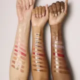 MAC Cosmetics Lipglass Air - Увлажняющий блеск для губ, 5 мл, оттенок Snobbish — фото 6