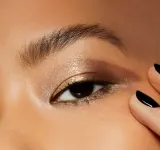 MAC Cosmetics Dazzleshadow - Блестящие тени для век, 1 г, оттенок Oh so Gilty — фото 3