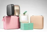 Шкатулка для украшений Notino Classy Collection Jewellery box пудрово-розовая, компактная, на молнии, 12,5 × 5 × 12,5 см Peach — фото 4
