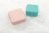 Шкатулка для украшений Notino Classy Collection Jewellery box пудрово-розовая, компактная, на молнии, 12,5 × 5 × 12,5 см Peach — фото 6