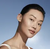 Estee Lauder Futurist SkinTint Serum Foundation With Botanical Oil Infusion SPF 20 - Тональная основа с SPF 20, 30 мл, оттенок 4N1 Shell Beige — фото 7