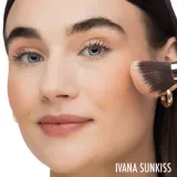theBalm Swinging Singles Blush - Румяна в компакте, 5.5 г, оттенок Ivana Sunkiss — фото 4