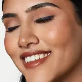 Карандаш для глаз ZOEVA Velvet Love Eyeliner Pencil зелёный с блеском, оттенок Perfect Navy — фото 2