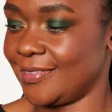 Карандаш для глаз ZOEVA Velvet Love Eyeliner Pencil зелёный с блеском, оттенок Perfect Green — фото 2