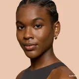 Bobbi Brown Weightless Skin Foundation SPF 15 Mini - Долговременное матирующее тональное средство с увлажняющим эффектом, 13 мл, оттенок Almond — фото 3