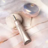 Shiseido Future Solution LX - База для макияжа с эффектом сияния и выравнивающим SPF 30, 40 мл — фото 3