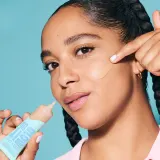 Rimmel Kind & Free Glow It Up - Легкое увлажняющее тональное средство, 30 мл, оттенок 201 Classic Beige — фото 8